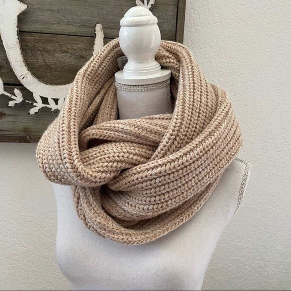 J.‎ Crew factory tan beige cozy chunky knit infinity scarf